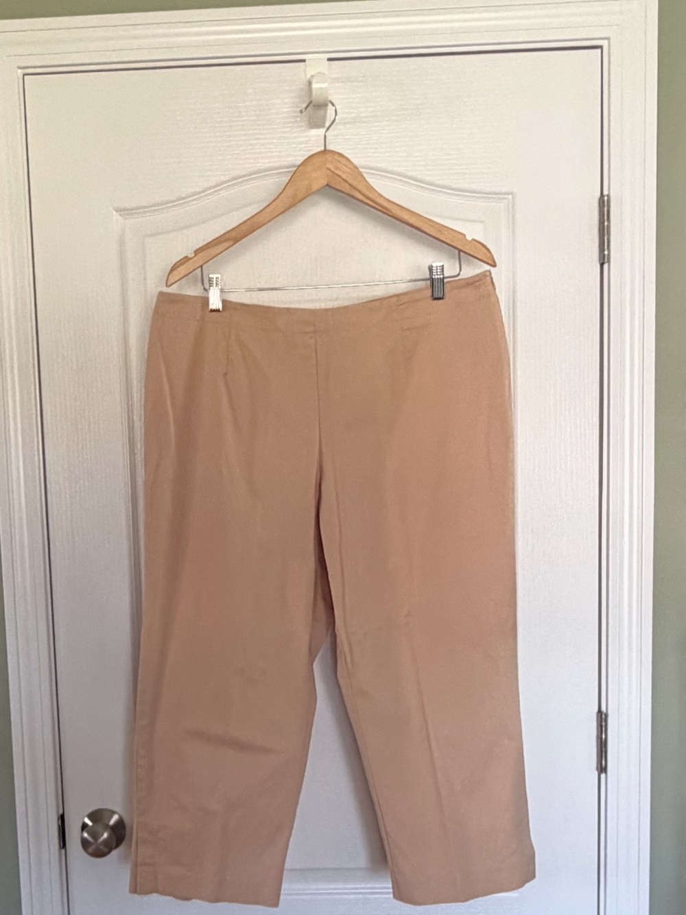 Women's Straight-Leg Tan Crop Pants, sz 16